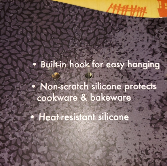 Disney Mickey Mouse Halloween Spatula Set - Picture 2 of 2